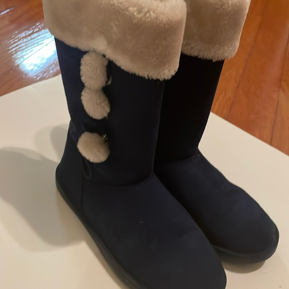 Winter boots never wore